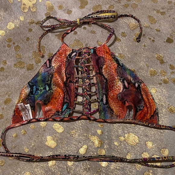 Luli Fama My way Strings to Braid Halter Top - Picture 4 of 12